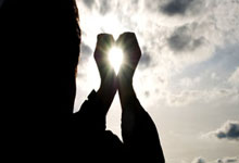 开云体育APP下载-喬(qiáo)纳森·泰勒的(de)赛季奇(qí)迹：四场三次冲球達(dá)阵的(de)背(bèi)后