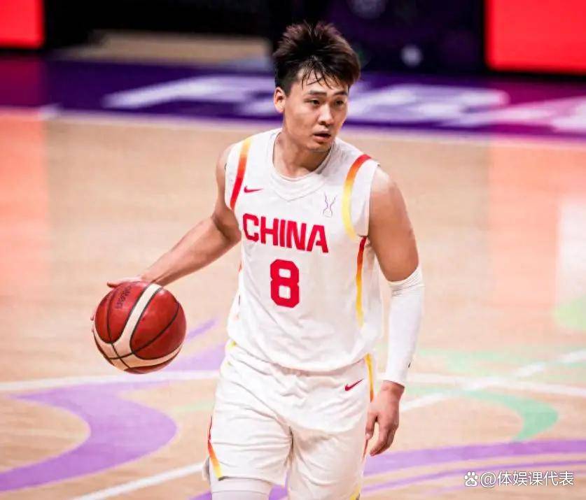 中国男篮硬刚新西兰！橄榄球式冲撞+三分救赎，朱俊龙护胡明轩！