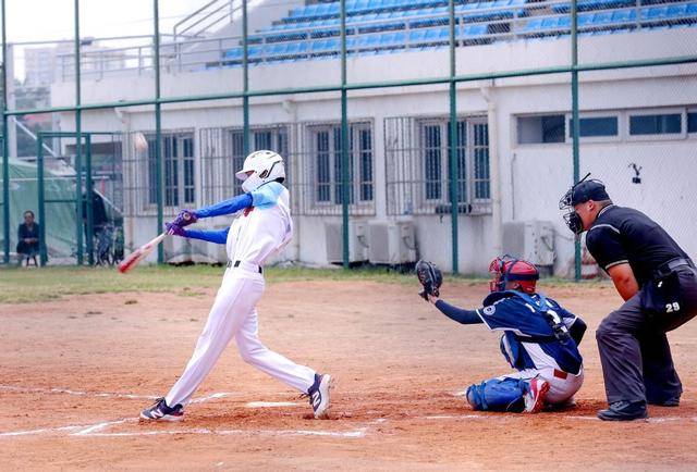 450名中小学生角逐市体育传统校棒球比赛