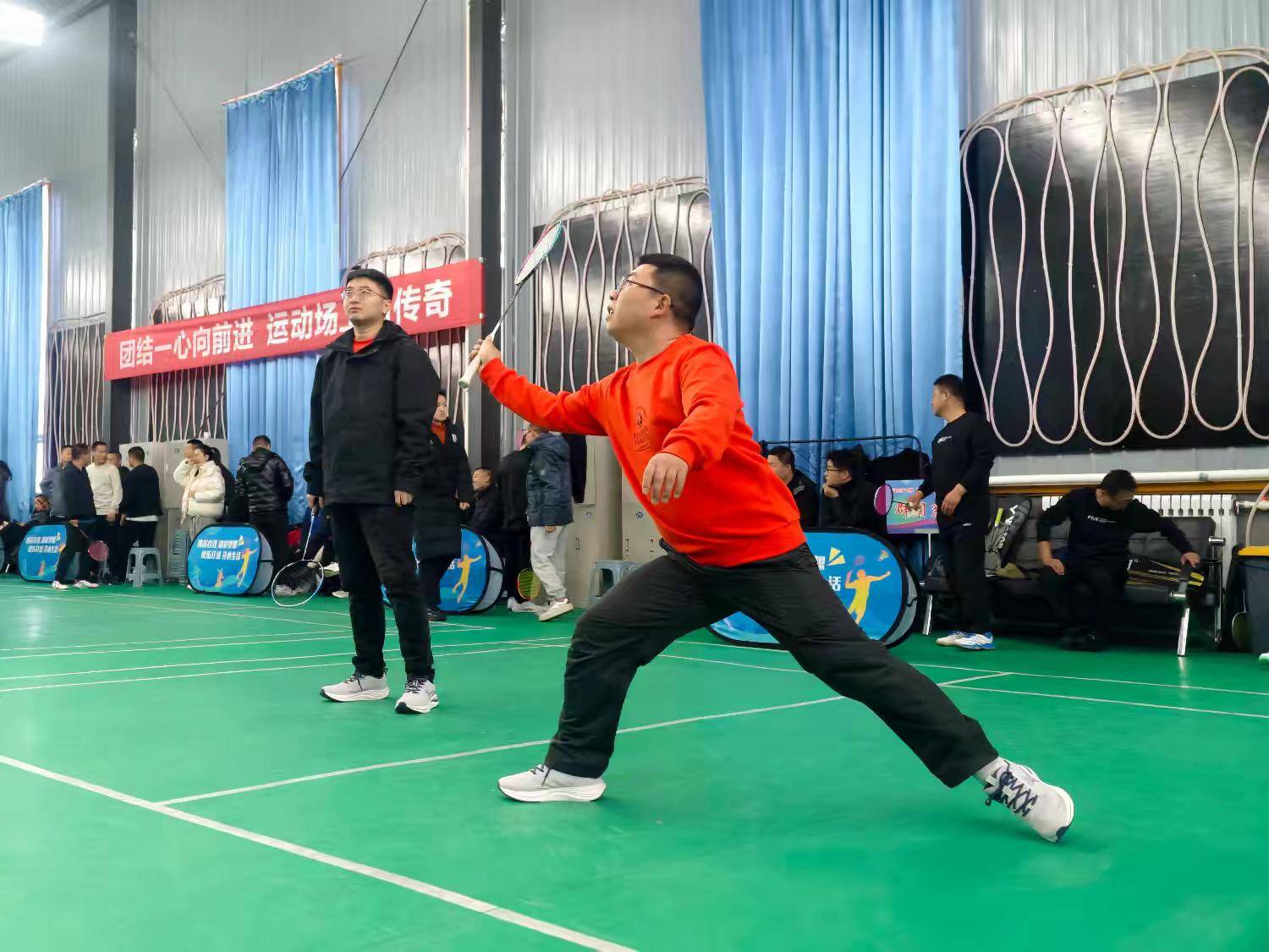 灵丘县全县职工羽毛球比赛圆满落幕