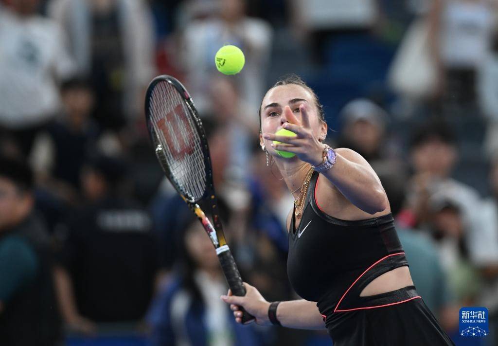 武网：萨巴伦卡晋级