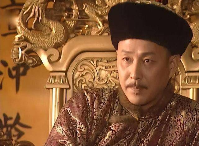 康熙擒鳌拜后未杀他，晚年亲自为其平反，背后藏着怎样的帝王心术