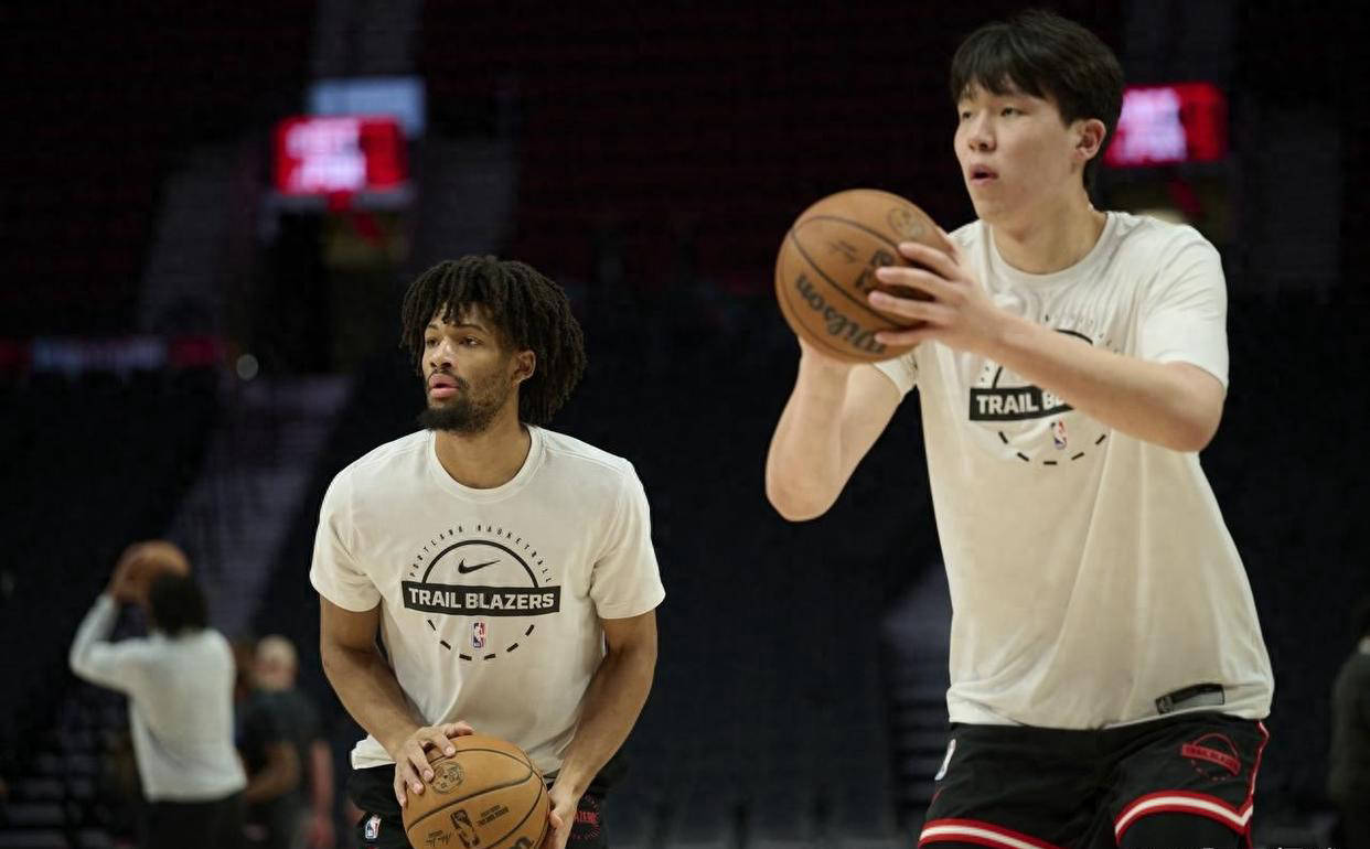 杨瀚森连续五场无登场点评开拓者教练组用人异常，追梦路充满挑战