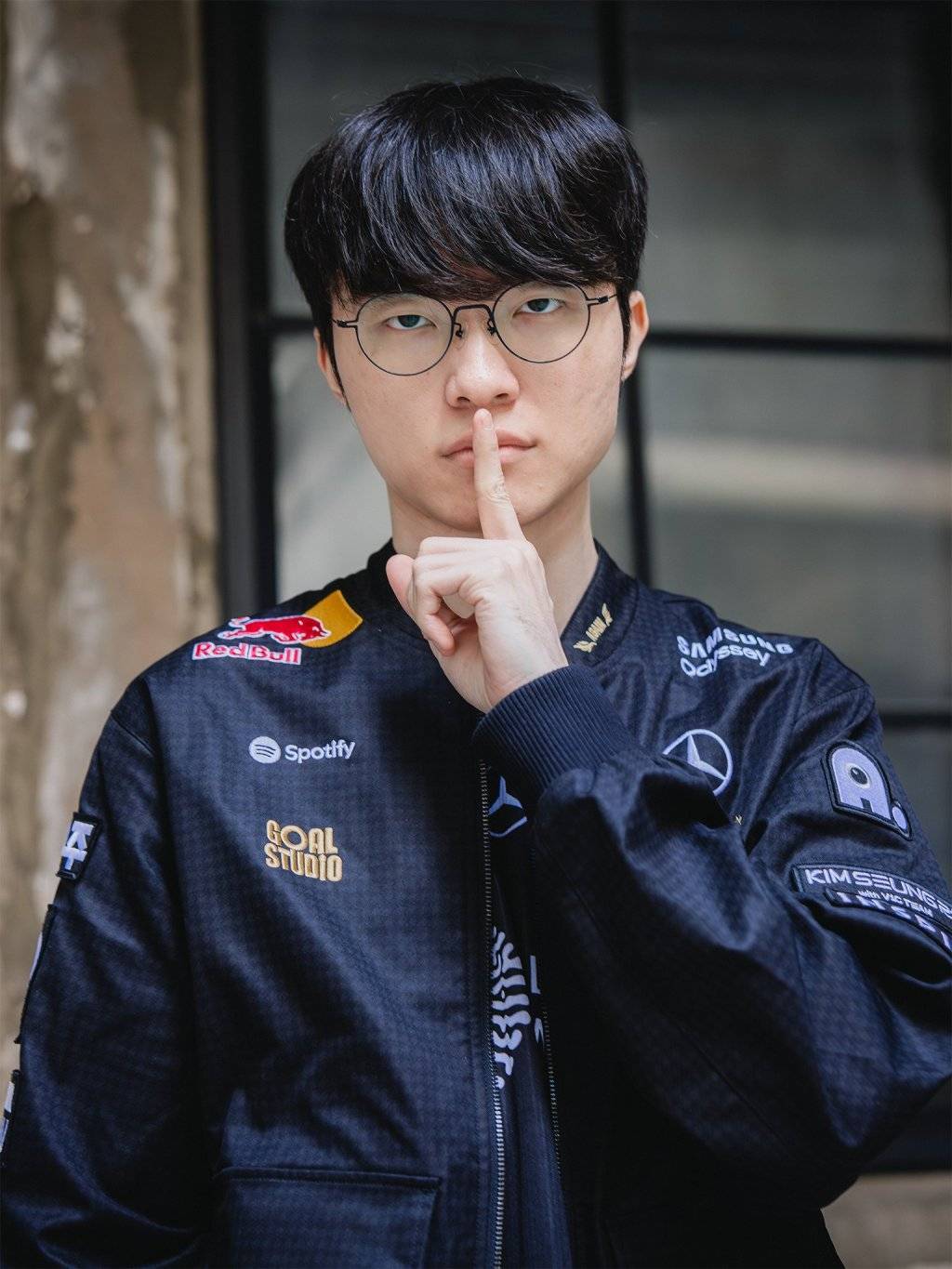 传奇不老！Faker史无前例夺下英雄联盟全球总决赛三连冠